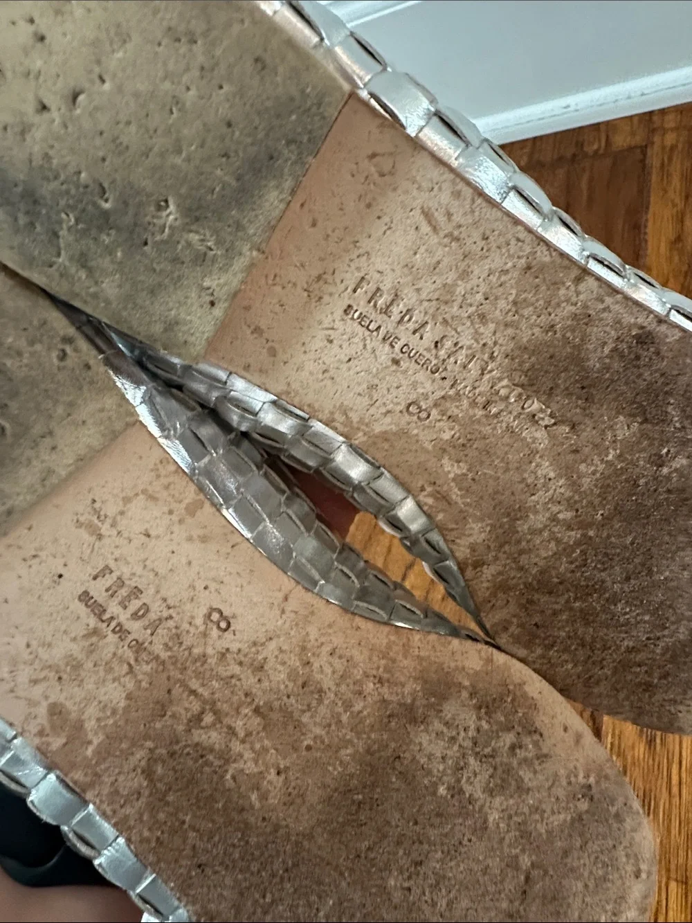 Freda Salvador Jada Silver Woven Leather Flats sz 8